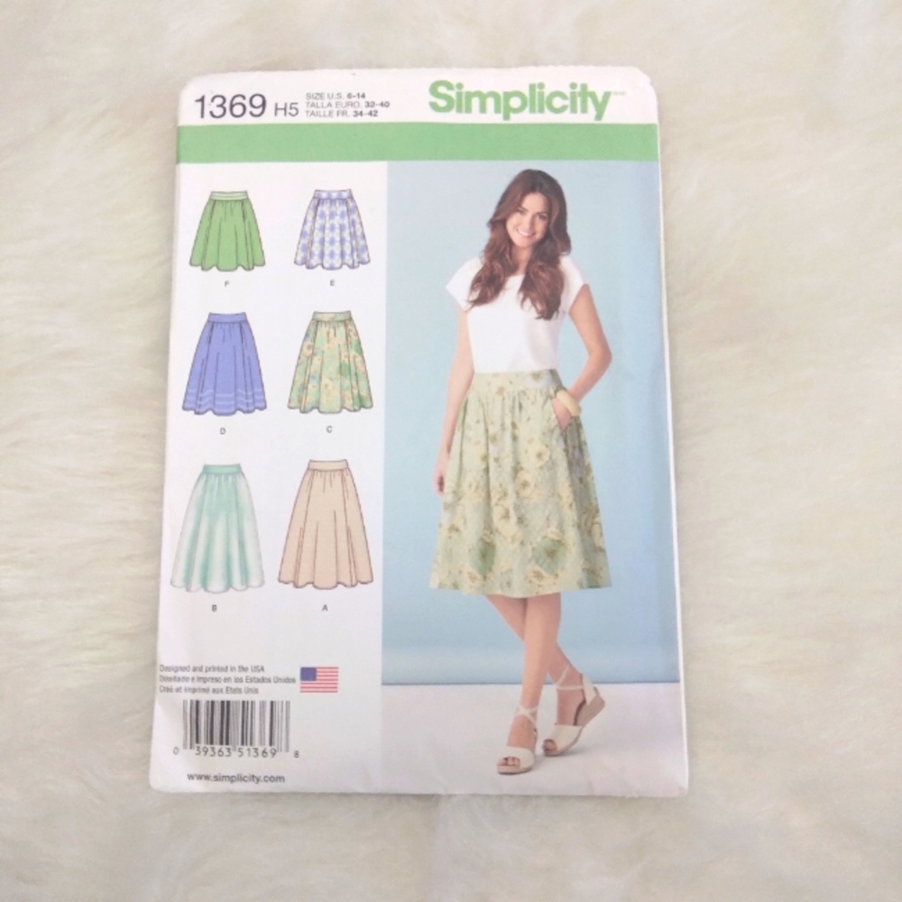 Simplicity 1369 Misses' skirt in 3 lengths. Size 6-14.